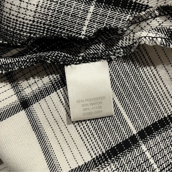 Christopher & Banks Black and White Plaid Midi Skirt Women’s Size 10 - Picture 7 of 7